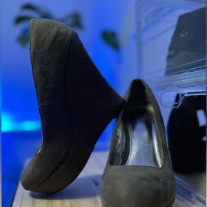 Mossimo Supply Co - Suede Pumps - Women’s Size 11 - Grey